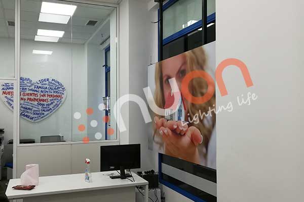 Interior-pantalla-REMAX